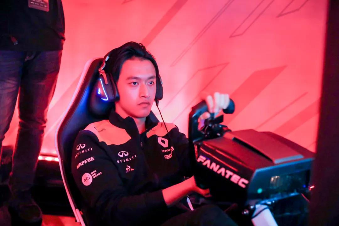 爱游戏体育-小组赛巅峰对决！塞外火狐队小胜塞北青龙队，F1赛场再起波澜；年轻人站出来了的简单介绍